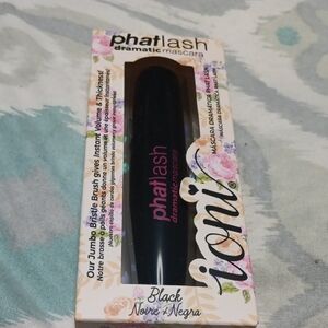 Black Mascara Volumizing Makeup